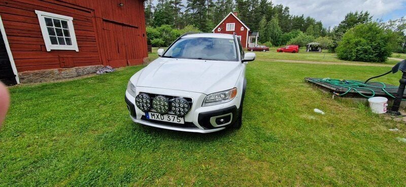 Vit Begagnad 2013 Volvo XC70 Momentum SUV | 110 000 kr (Marknadspris) - Bild 1/4
