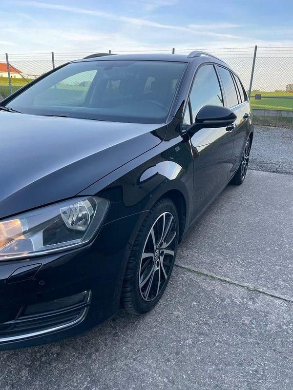 Begagnad VW Golf VII Highline 140 HK (102 kW) 2014 Svart Kombi