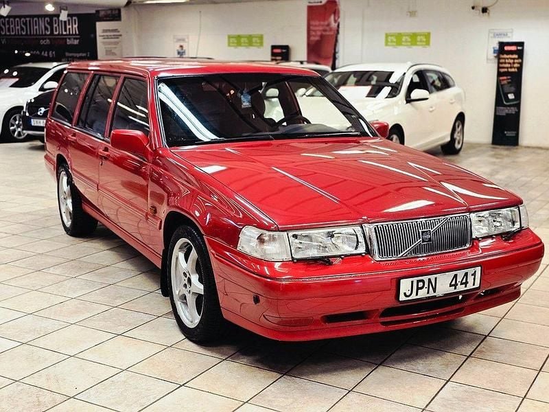 Röd Begagnad 1995 Volvo 960 Kombi | 59 900 kr - Bild 1/4