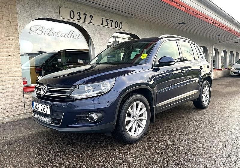 Begagnad VW Tiguan Sportline 177 HK (130 kW) 2013 Mörkblå SUV