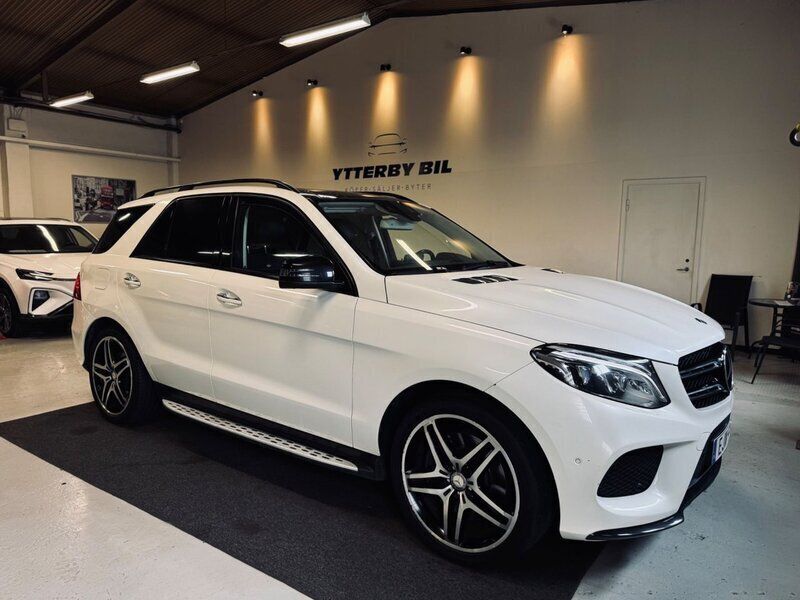 Vit Begagnad 2016 Mercedes GLE500 AMG SUV | 399 900 kr - Bild 1/4