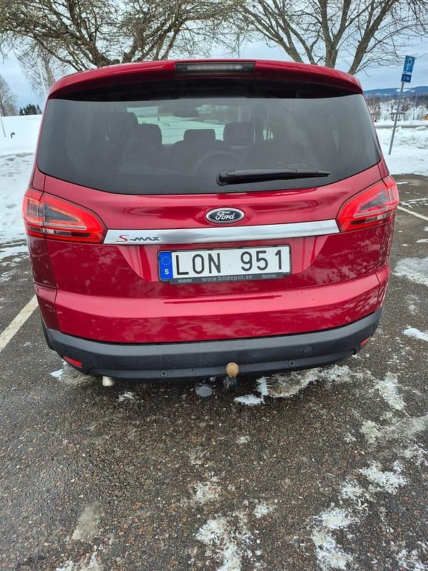 Begagnad Ford S-MAX S 163 HK (119 kW) 2013 Minibuss