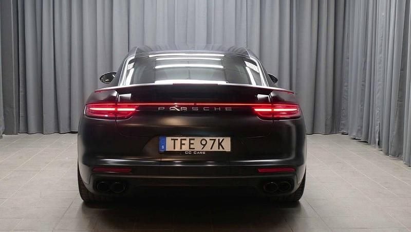 Begagnad Porsche Panamera Turbo 549 HK (403 kW) 2018 Svart Sedan