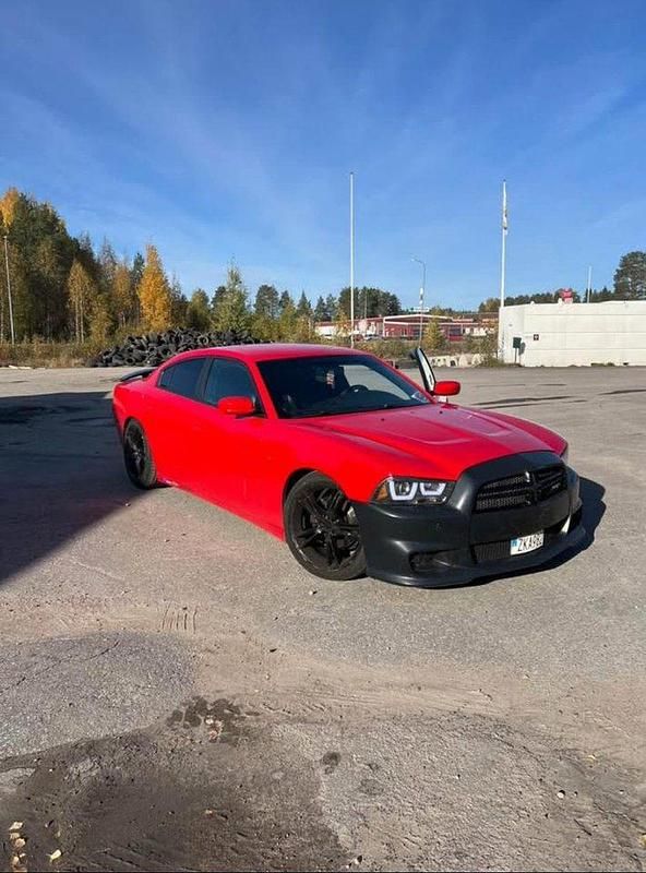 Röd Begagnad 2014 Dodge Charger Sedan | 139 000 kr - Bild 1/4