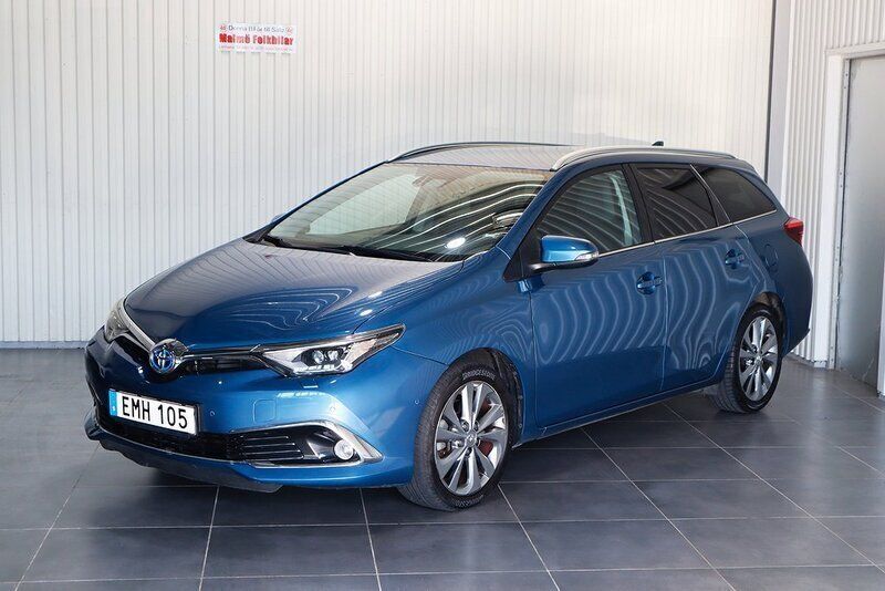 Blå Begagnad 2016 Toyota Auris Touring Sports Executive Kombi | 119 900 kr (Marknadspris) - Bild 1/4