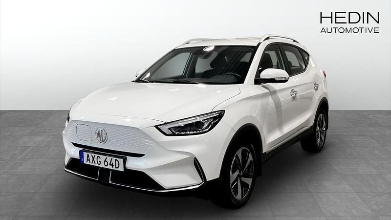 Vit (white) Begagnad 2022 MG ZS Comfort Halvkombi | 239 900 kr (Marknadspris) - Bild 1/4