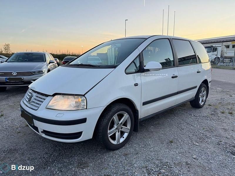Vit Begagnad 2006 VW Sharan Minibuss | 1 000 kr - Bild 1/4