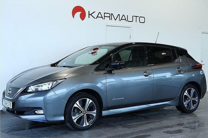 Grå Begagnad 2020 Nissan Leaf 360º Halvkombi | 159 900 kr (Marknadspris) - Bild 1/4