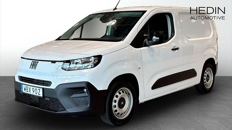 Vit (white) Ny 2025 Fiat Doblò Minibuss | 399 875 kr - Bild 1/4