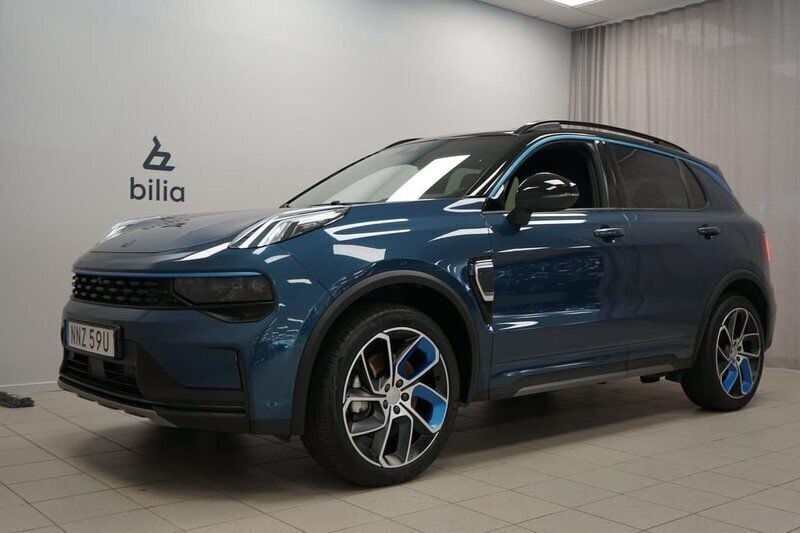 Blå Begagnad 2023 Lynk & Co 01 SUV | 314 900 kr (Marknadspris) - Bild 1/3