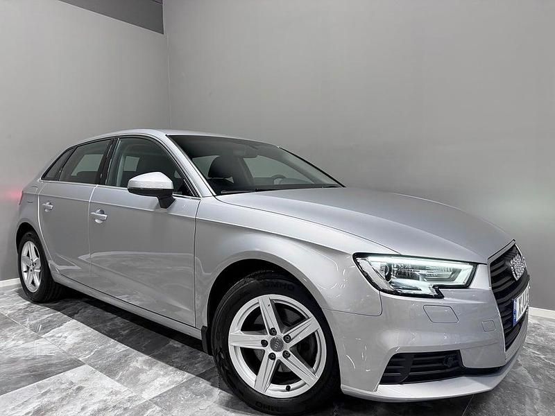 Begagnad Audi A3 Sportback Proline 116 HK (85 kW) 2019 Silver Halvkombi