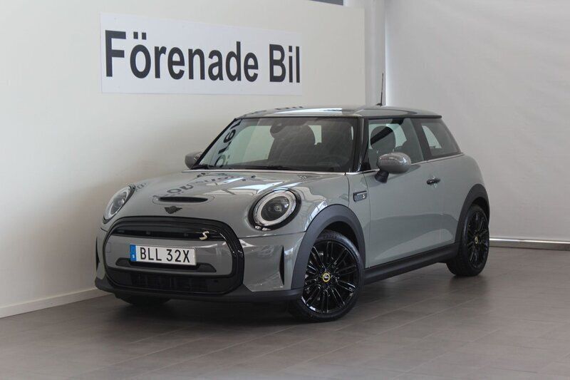 Grå Begagnad 2022 Mini Cooper SE Halvkombi | 219 000 kr (Marknadspris) - Bild 1/4