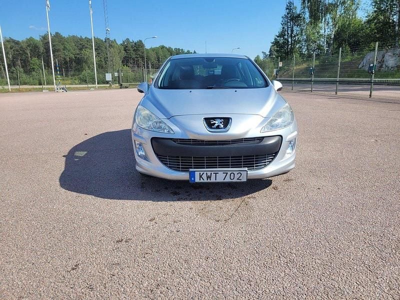 Grå Begagnad 2010 Peugeot 308 Halvkombi | 25 000 kr (Bra pris) - Bild 1/4