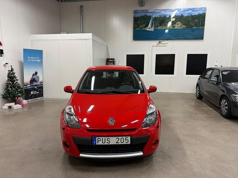 Begagnad Renault Clio R.S. 112 HK (82 kW) 2011 Röd Halvkombi