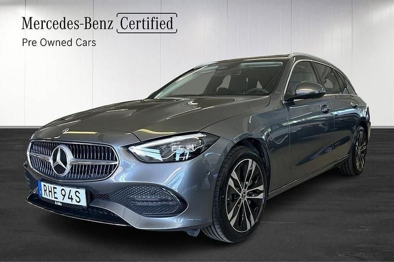Grå Ny 2024 Mercedes C300e Avantgarde Kombi | 579 000 kr (Bra pris) - Bild 1/4