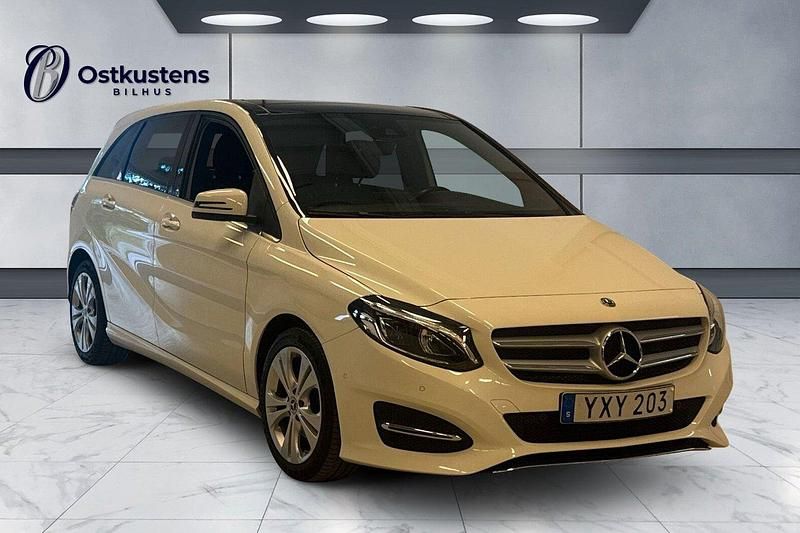 Vit Begagnad 2018 Mercedes B220 Urban Minibuss | 219 900 kr - Bild 1/4