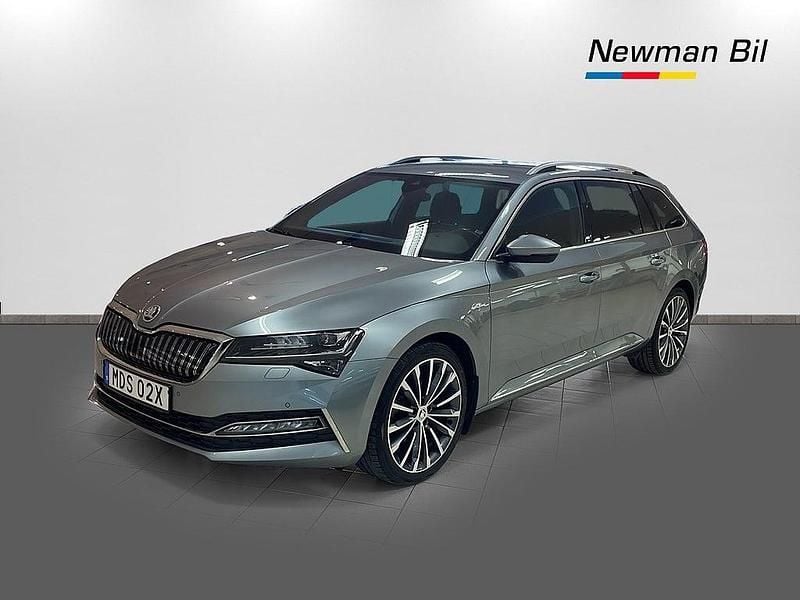 Begagnad Skoda Superb LAURIN & KLEMENT 218 HK (160 kW) 2020 Grå Kombi