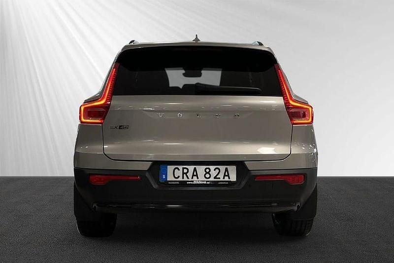 Begagnad Volvo EX40 Plus 188 kW (256 HK) 2025 Silver SUV