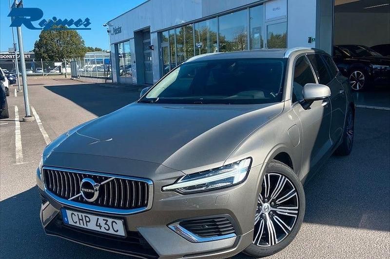 Grå Begagnad 2021 Volvo V60 Inscription Kombi | 279 800 kr (Bra pris) - Bild 1/2