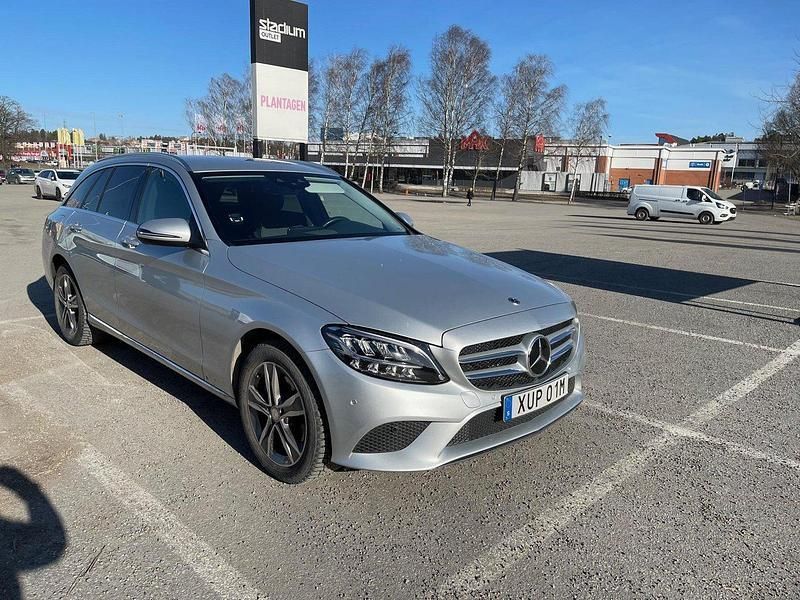 Silver Begagnad 2021 Mercedes C200 Avantgarde Kombi | 320 000 kr - Bild 1/3