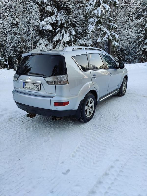 Begagnad Mitsubishi Outlander 156 HK (114 kW) 2010