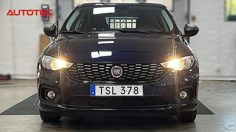 Begagnad Fiat Tipo 120 HK (88 kW) 2017 Blå Sedan