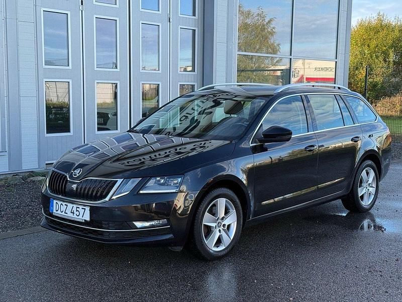 Svart Begagnad 2018 Skoda Octavia Style Kombi | 179 800 kr (Lite dyr) - Bild 1/4