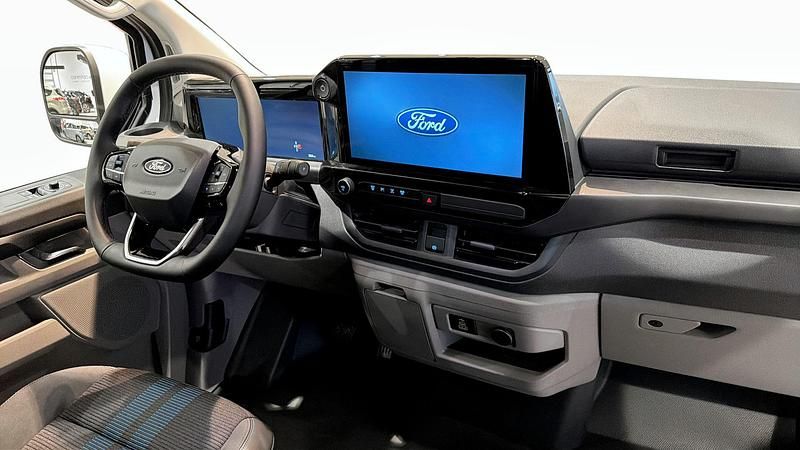 Ny Ford E-Transit 2026 Vit Van
