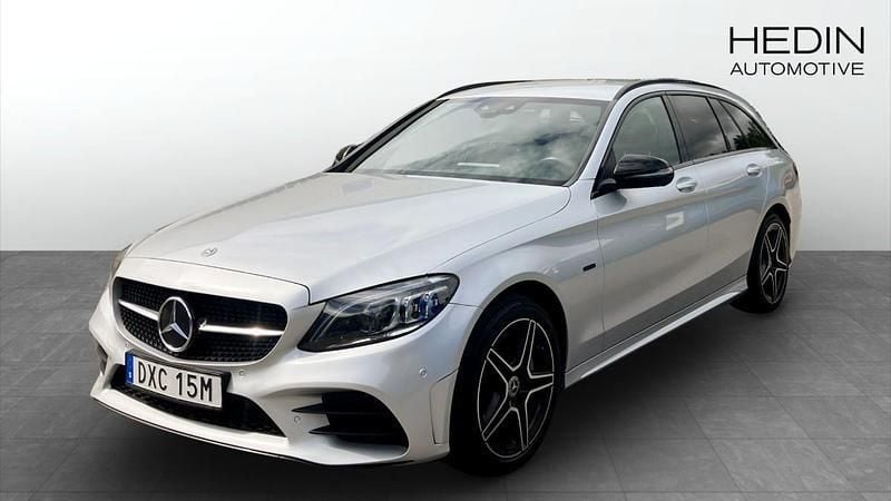Svart Begagnad 2021 Mercedes C300e AMG Kombi | 309 900 kr (Bra pris) - Bild 1/4