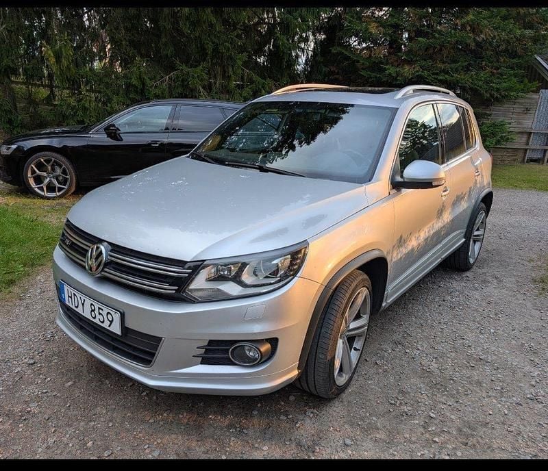 Silver Begagnad 2016 VW Tiguan R-line SUV | 139 000 kr (Bra pris) - Bild 1/4