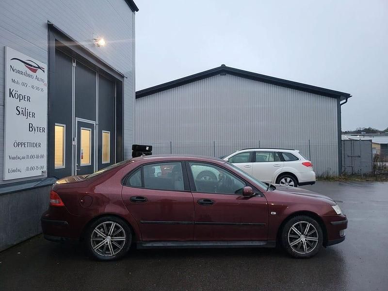 Begagnad Saab 9-3 Linear 175 HK (128 kW) 2003 Mörkröd Sedan