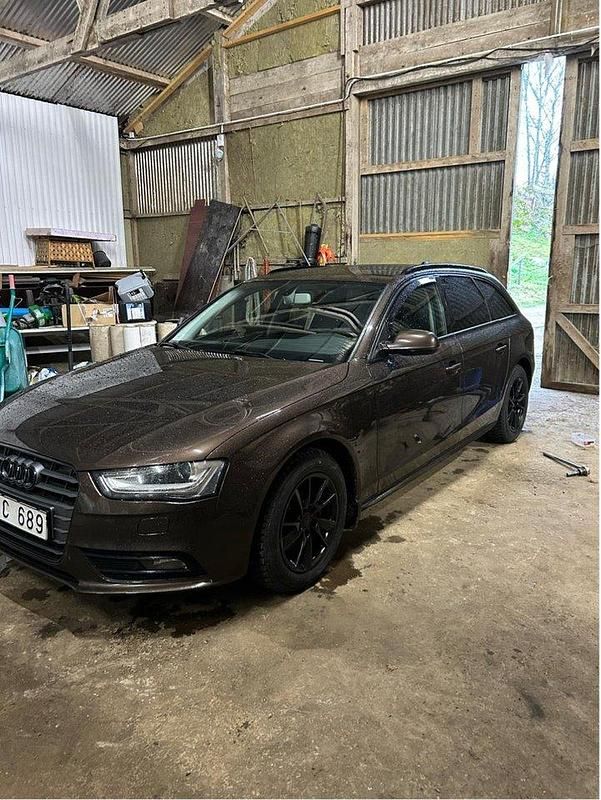Brun Begagnad 2014 Audi A4 Kombi | 110 000 kr (Marknadspris) - Bild 1/4