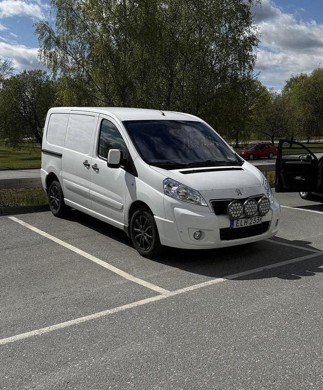 Vit Begagnad 2015 Peugeot Expert Van | 75 000 kr (Marknadspris) - Bild 1/4