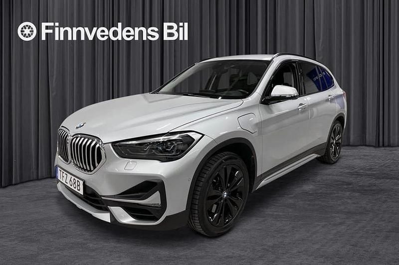 Silver Begagnad 2021 BMW X1 xLine SUV | 248 800 kr (Bra pris) - Bild 1/3