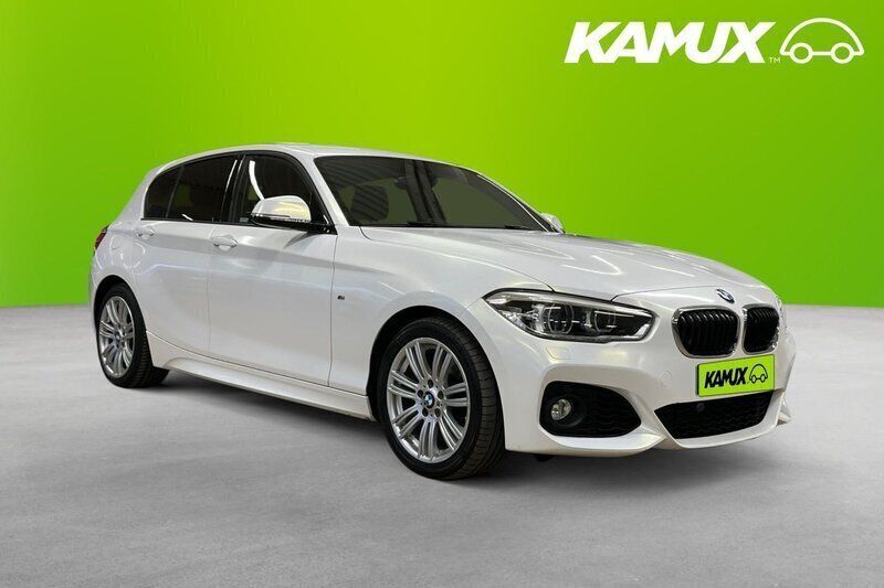 Vit Begagnad 2016 BMW 118 M Sport Halvkombi | 174 800 kr (Marknadspris) - Bild 1/4