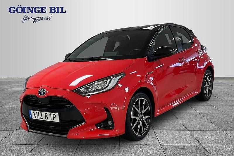 Svart Begagnad 2020 Toyota Yaris Hybrid Edition Halvkombi | 219 000 kr (Marknadspris) - Bild 1/3