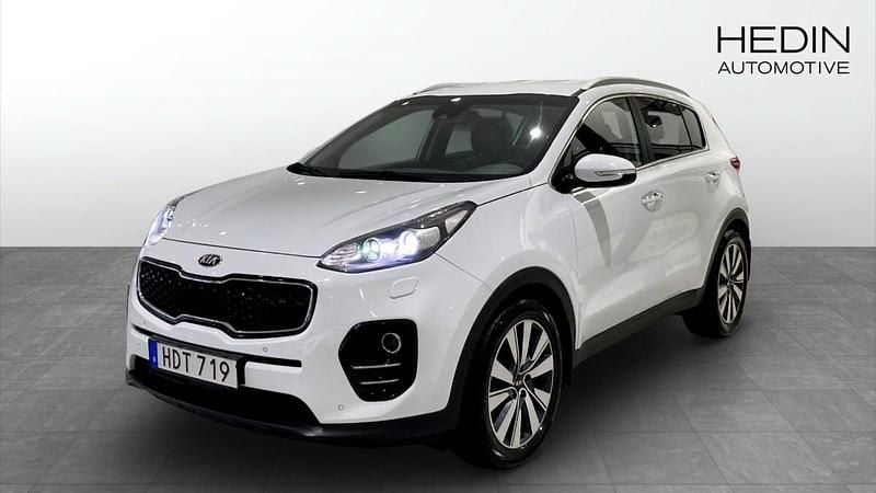 Vit (white) Begagnad 2017 Kia Sportage Advance SUV | 194 900 kr (Bra pris) - Bild 1/4