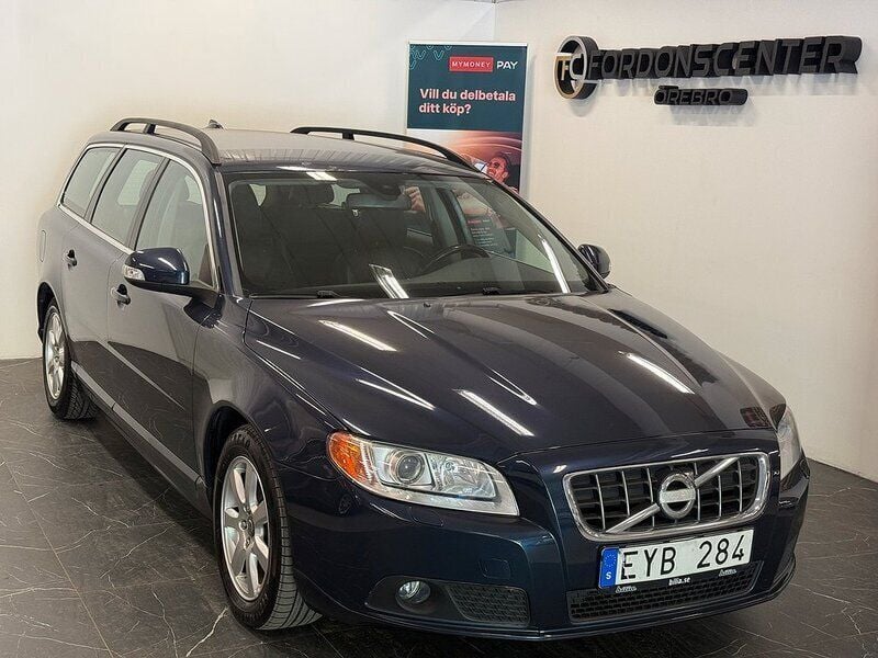 Blå Begagnad 2010 Volvo V70 Momentum Kombi | 64 900 kr (Marknadspris) - Bild 1/4