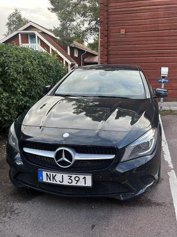 Svart Begagnad 2016 Mercedes CLA220 Shooting Brake Kombi | 125 000 kr (Superpris) - Bild 1/4