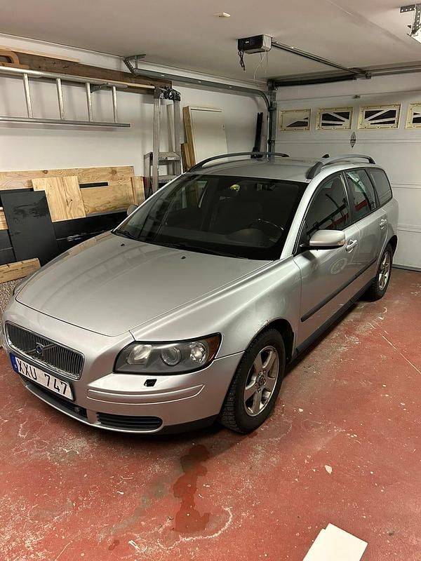 Begagnad 2006 Volvo V50 Kombi | 20 000 kr (Marknadspris) - Bild 1/2