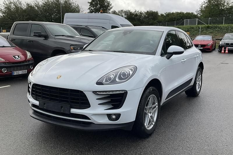 Vit Begagnad 2016 Porsche Macan SUV | 199 000 kr - Bild 1/4