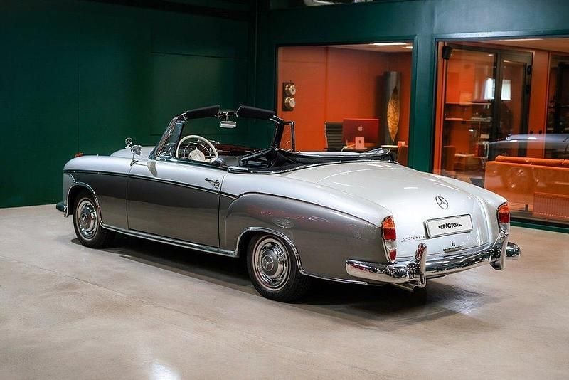 Begagnad Mercedes 220 SE 120 HK (88 kW) 1960 Grå Cab