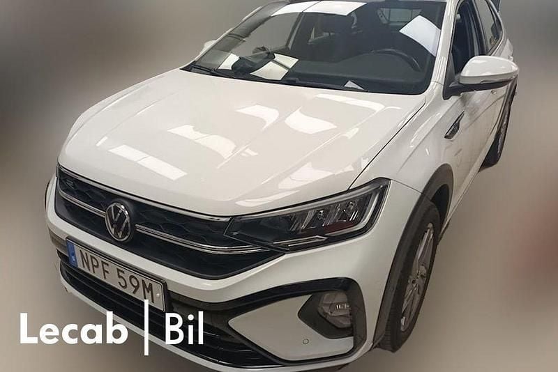 Vit (pure white) Begagnad 2023 VW Taigo R-line SUV | 234 500 kr (Marknadspris) - Bild 1/1