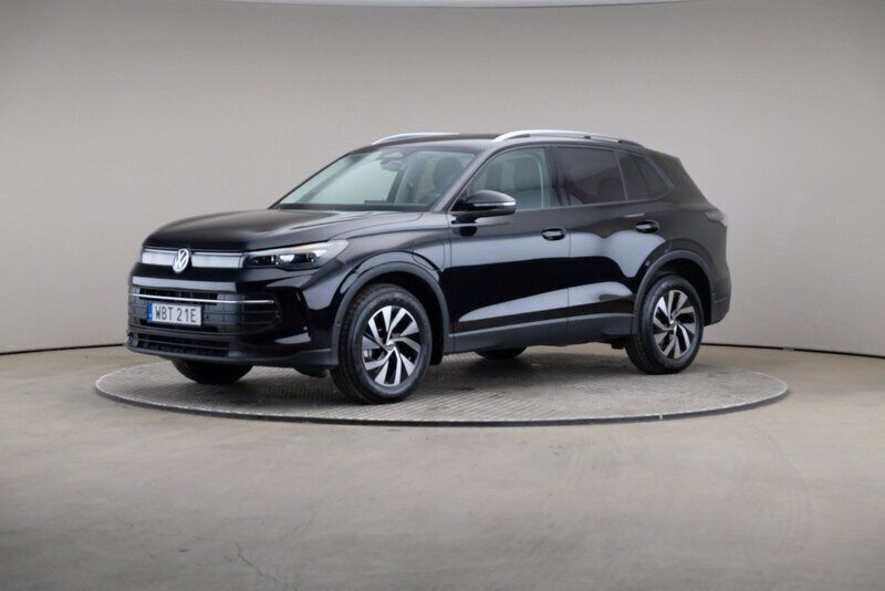 Svart Begagnad 2024 VW Tiguan Edition SUV | 469 000 kr - Bild 1/4