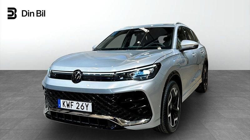 Silver Begagnad 2025 VW Tiguan R-line SUV | 499 900 kr (Lite dyr) - Bild 1/4