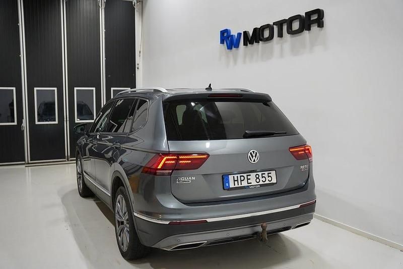 Begagnad VW Tiguan Allspace 190 HK (139 kW) 2017 Mörkgrå SUV