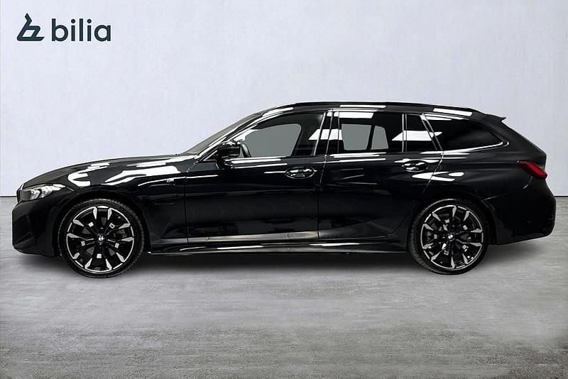 Begagnad BMW 330e M Sport 184 HK (135 kW) 2025 Svart Kombi
