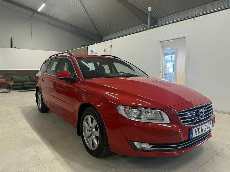 Röd Begagnad 2015 Volvo V70 Standard Kombi | 179 900 kr (Dyr) - Bild 1/4