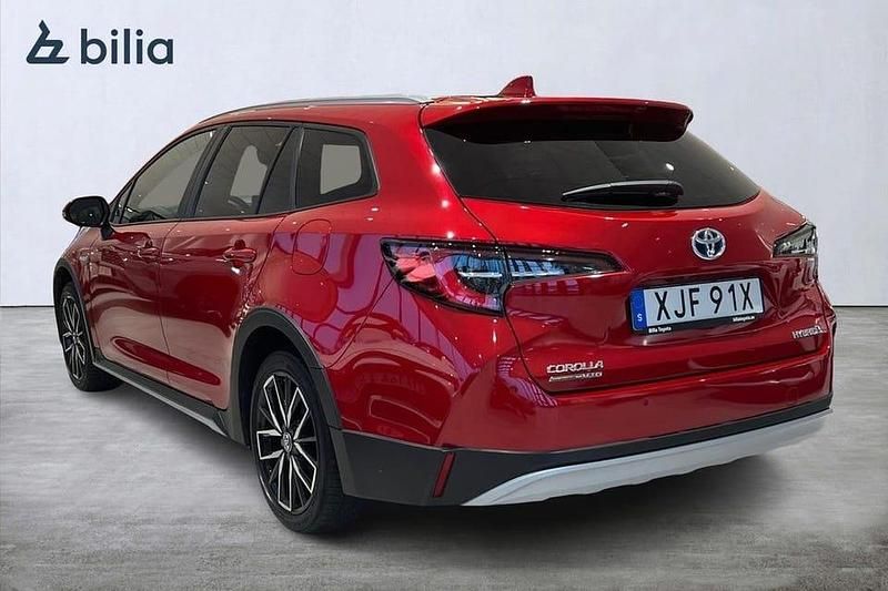 Begagnad Toyota Corolla 124 HK (91 kW) 2021 Röd Kombi