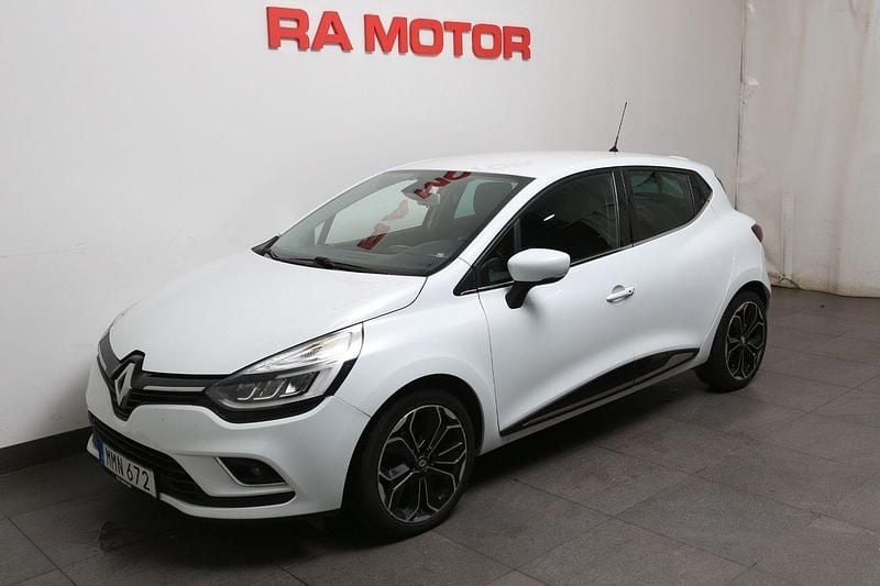 Vit Begagnad 2018 Renault Clio IV Intens Halvkombi | 99 800 kr (Marknadspris) - Bild 1/3